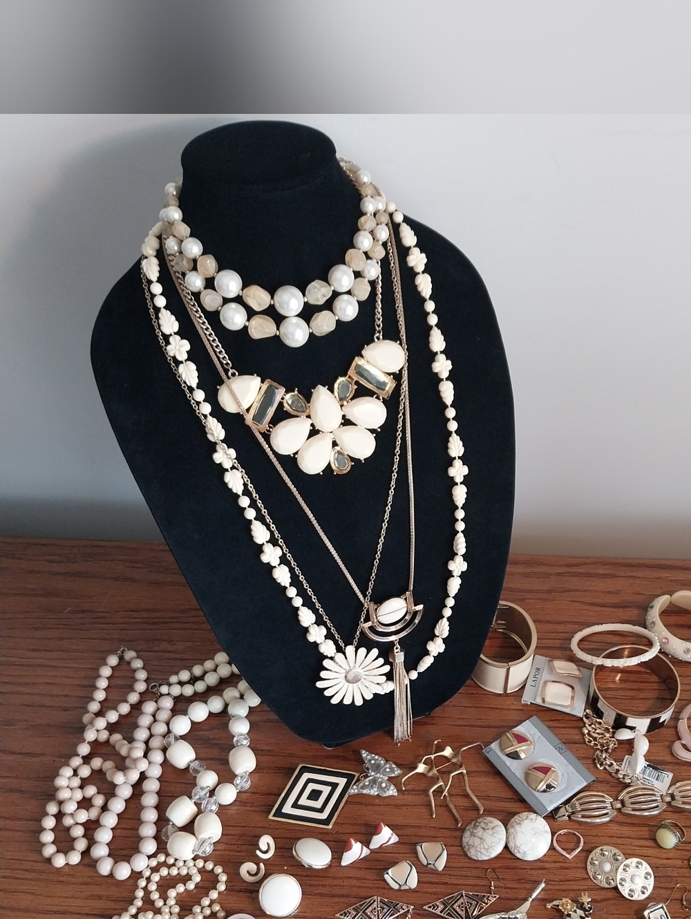 Vintage Gold and Red Jewelry Set with Mixed Gold-Tone Jewelry - Picture 2 of 9